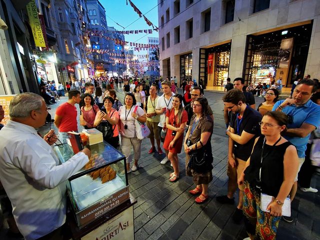 Haliç'te Gün Batımı, Çilingir Sofrası ve Arka Sokaklar Yürüyüşü